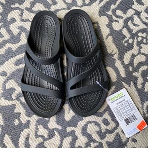 Brand new Crocs, color black, size 4